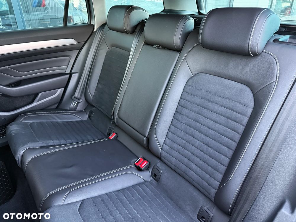 Volkswagen Passat 2.0 TDI Elegance DSG - 27