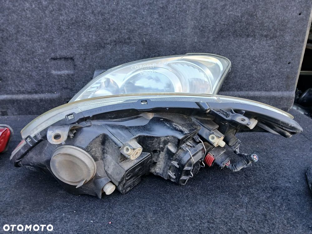Toyota Corolla E12 lampa przednia prawa. - 5