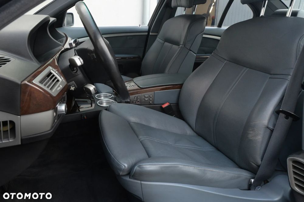 BMW Seria 7 750Li - 29