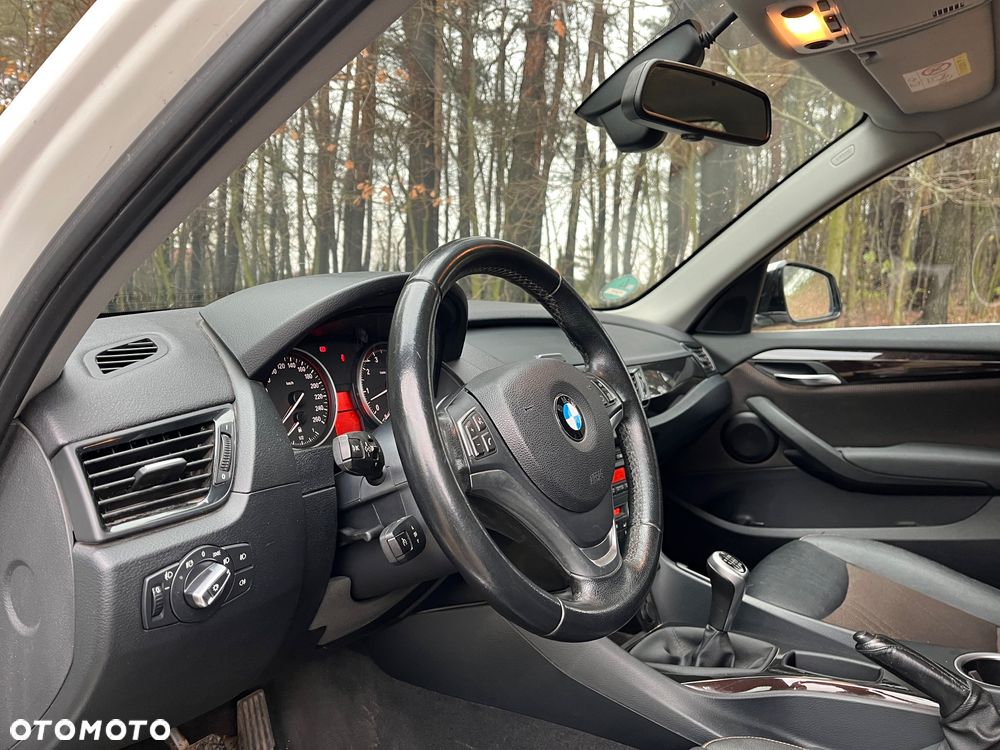 BMW X1 sDrive18i xLine - 13