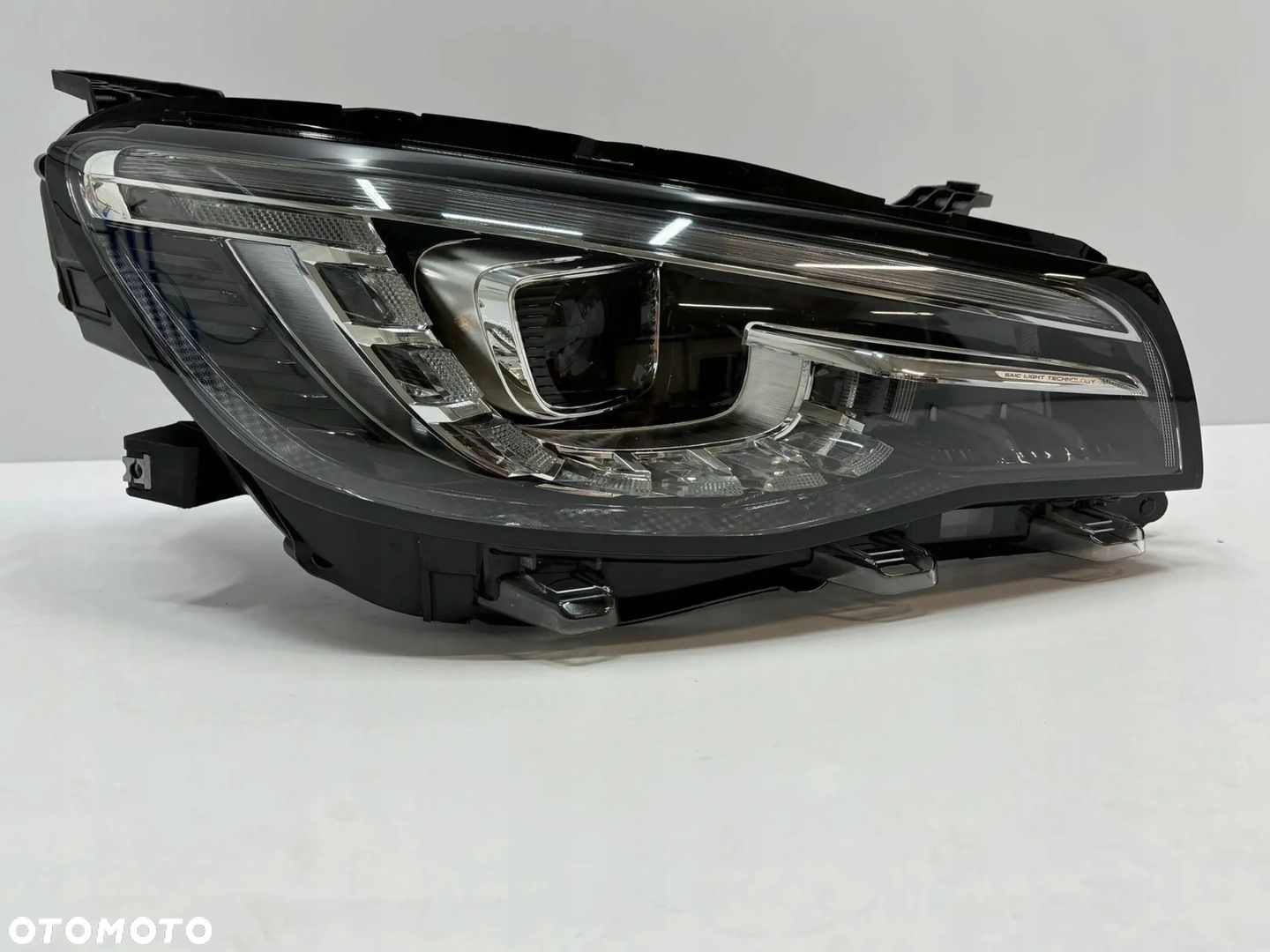 MG HS Lampa Prawa Przód Przednia 10831602 - 1