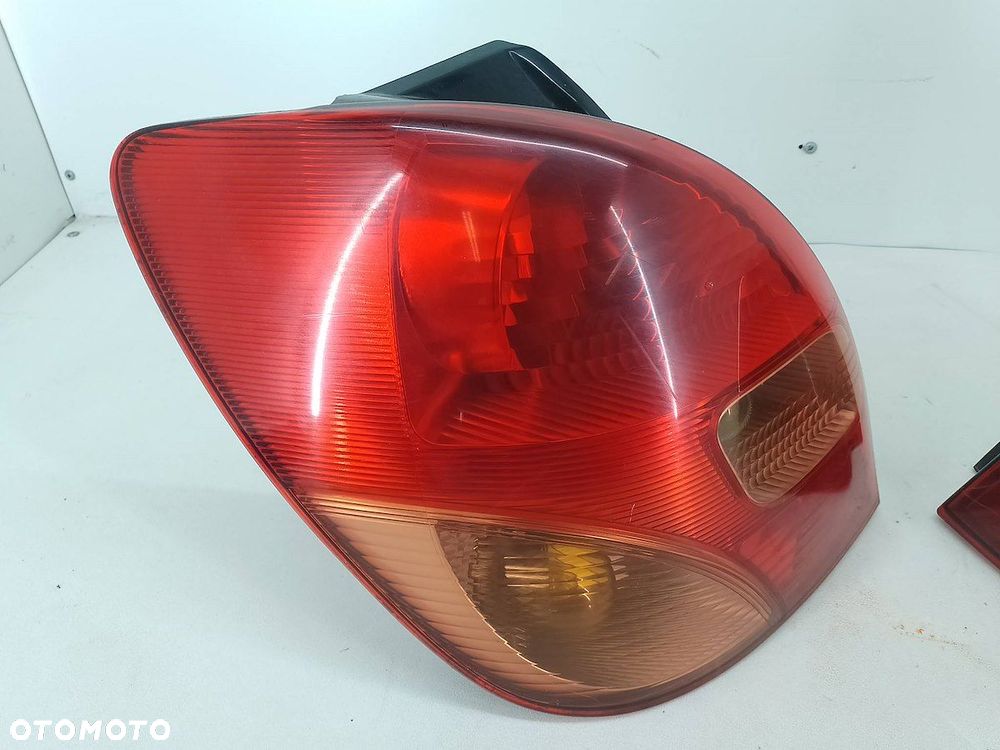 LAMPY TYŁ KOMPLET TOYOTA COROLLA VERSO I 1827 - 5