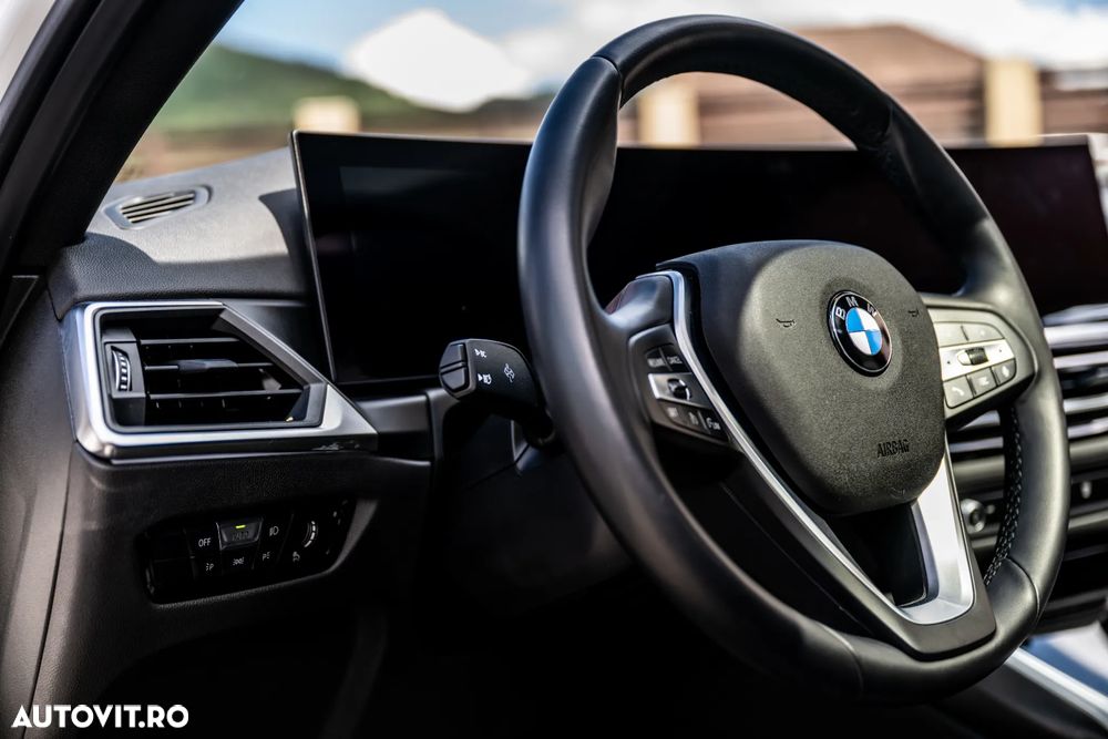 BMW Seria 3 330i Aut. Luxury Line - 31
