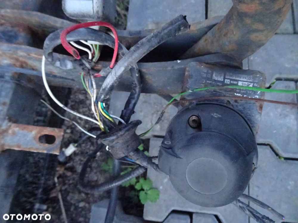 FORD MAVERICK LIFTING HAK HOLOWNICZY TABLICZKA WIAZKA CZESCI ROZNE PYTAC - 2