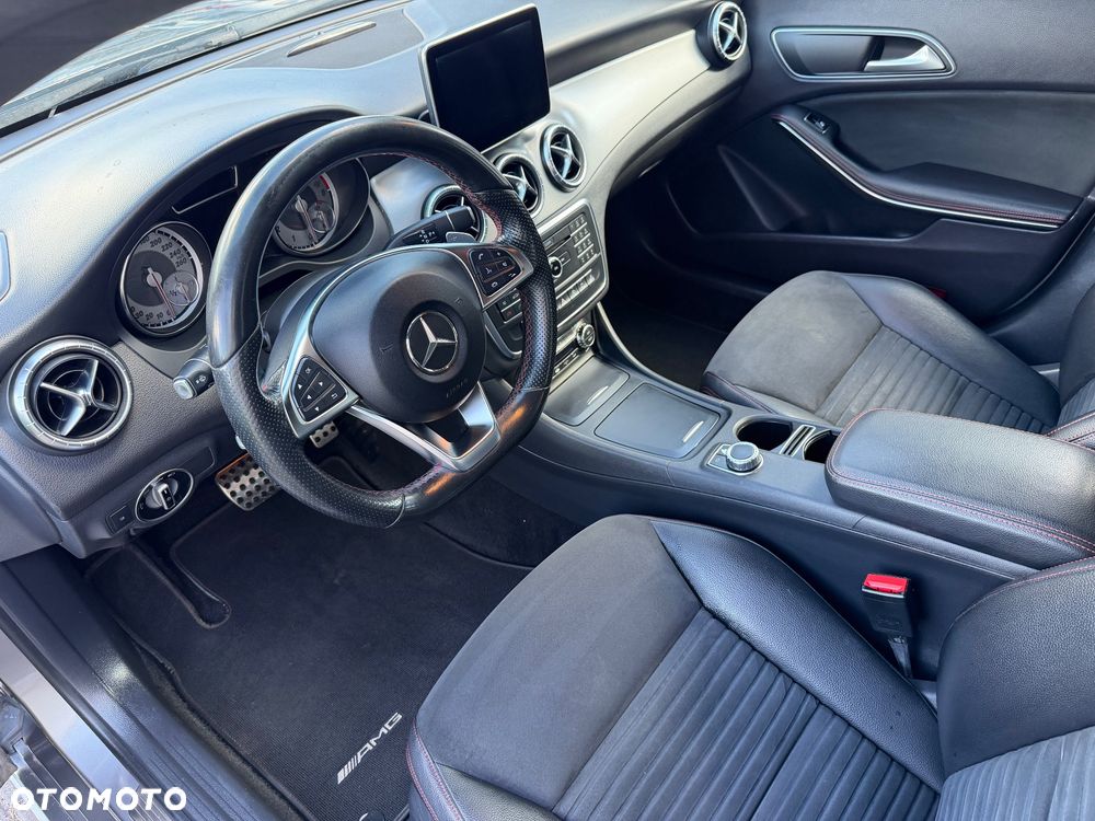 Mercedes-Benz CLA 180 7G-DCT AMG Line - 6