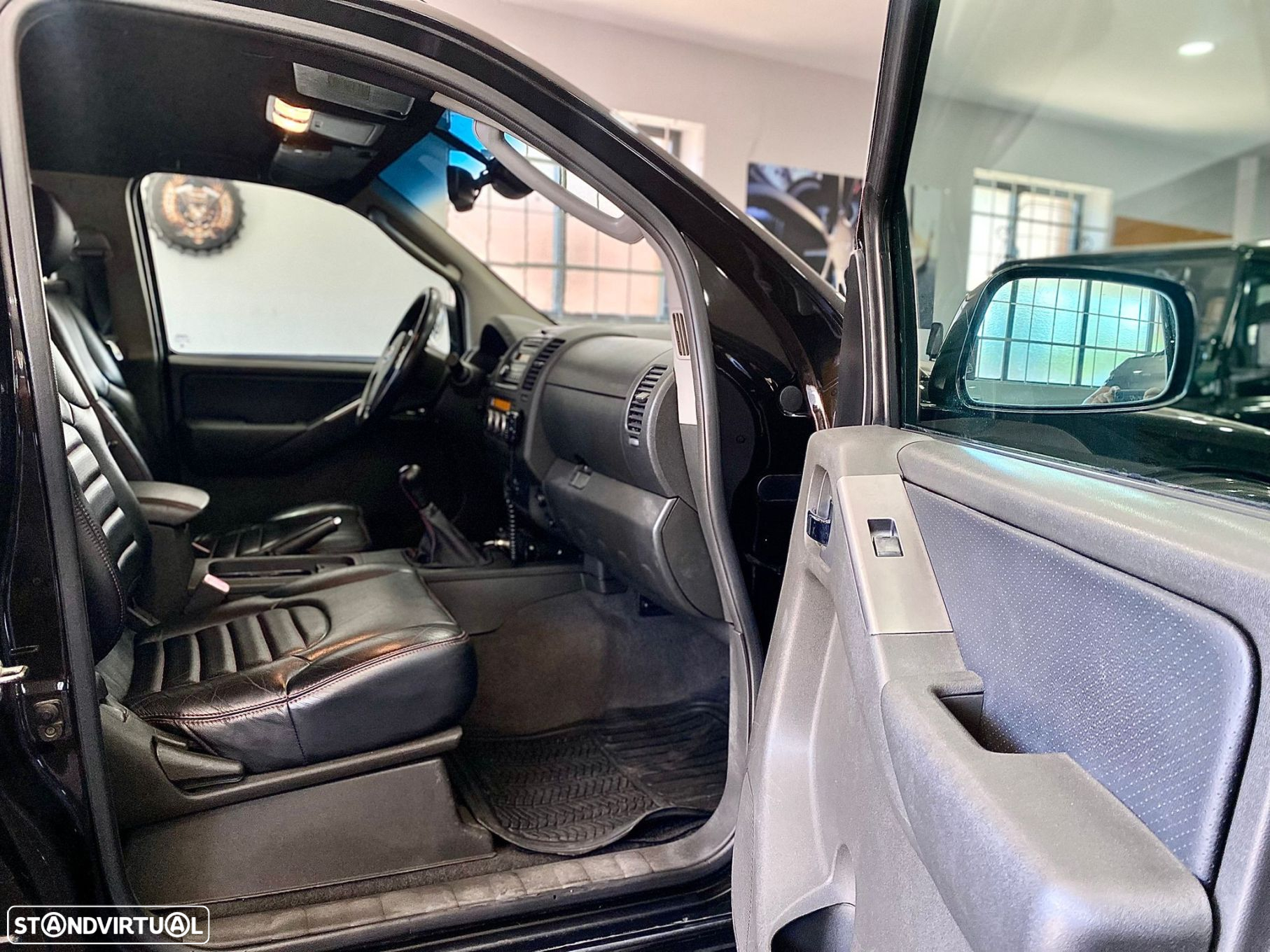 Nissan Navara 2.5 dCi CD LE Premium - 28