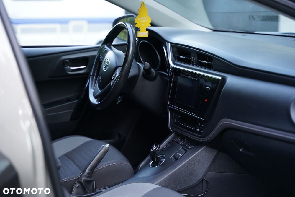 Toyota Auris - 18