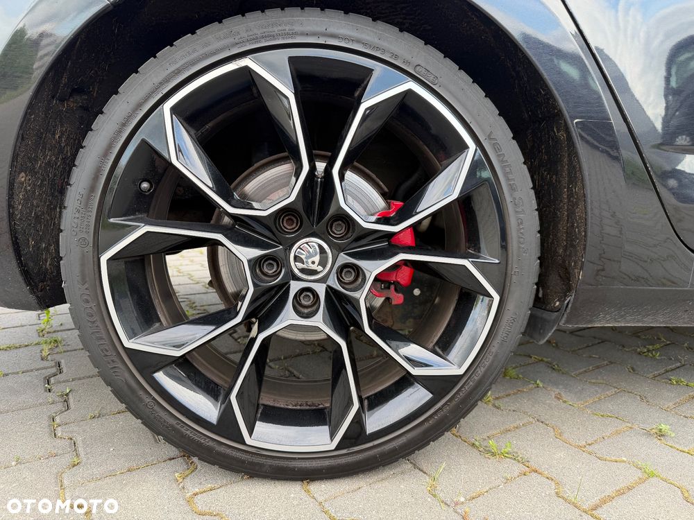 Skoda Octavia 2.0 TDI DSG RS - 16