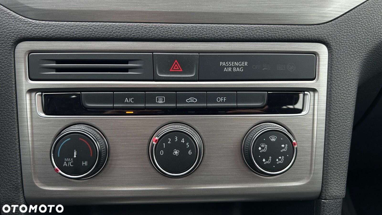 Volkswagen Golf Sportsvan VII SV 1.4 TSI BMT Comfortline - 19
