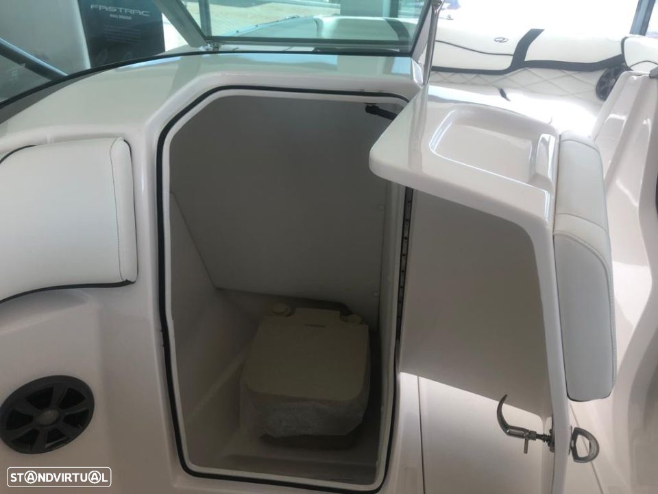 Regal 23 OBX - 13