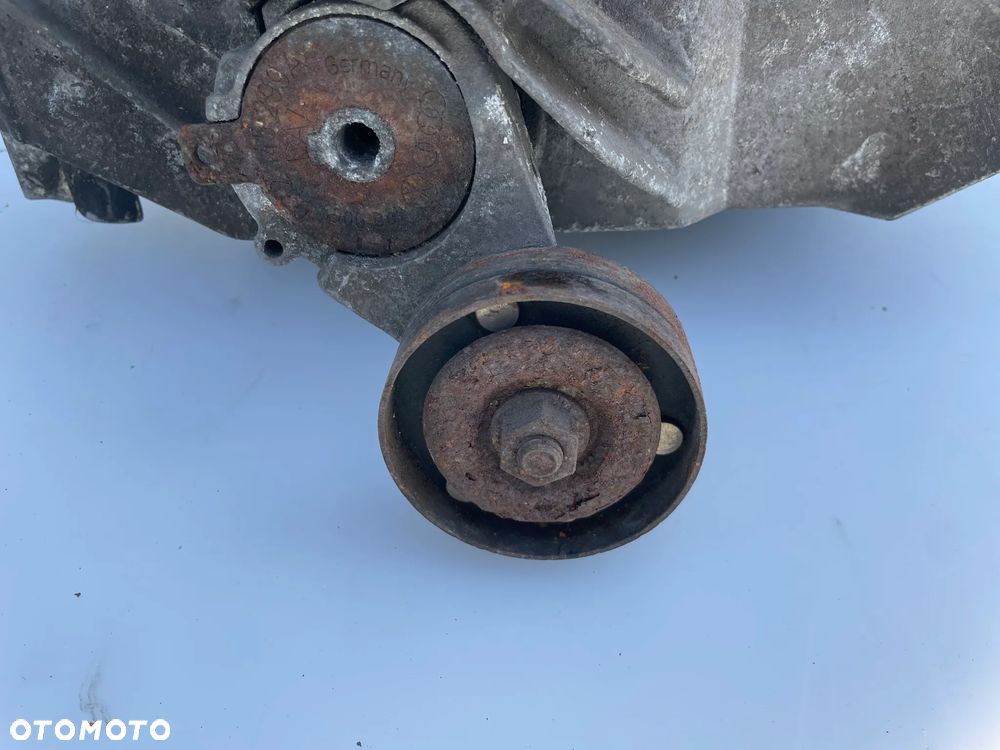 ŁAPA ALTERNATORA VW GOLF IV 032145169Q - 2