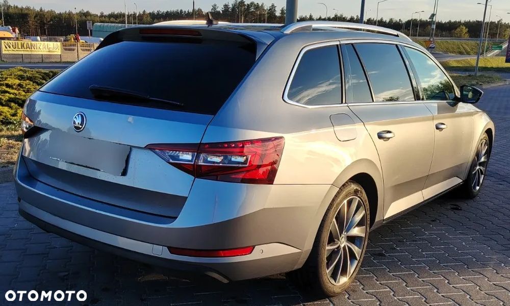 Skoda Superb 2.0 TDI 4x4 L&K DSG - 2