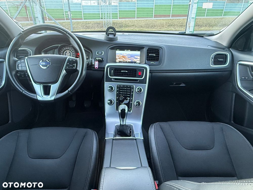 Volvo V60 D2 Summum - 30