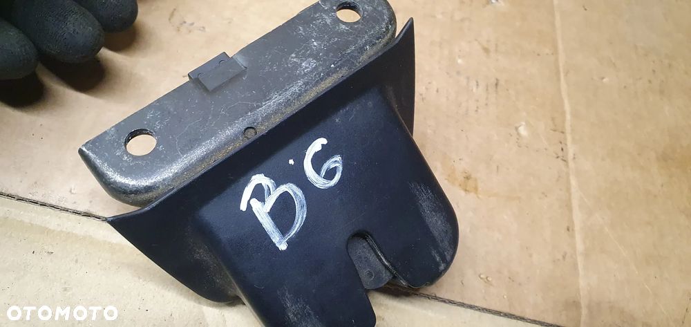 Zamek klapy bagażnika Audi A4 B6 Kombi 8E9827520 - 7