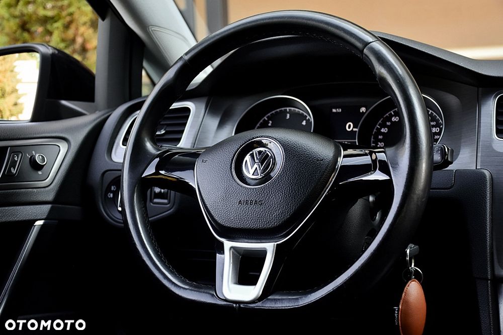 Volkswagen Golf 1.6 TDI DPF BlueMotion - 19