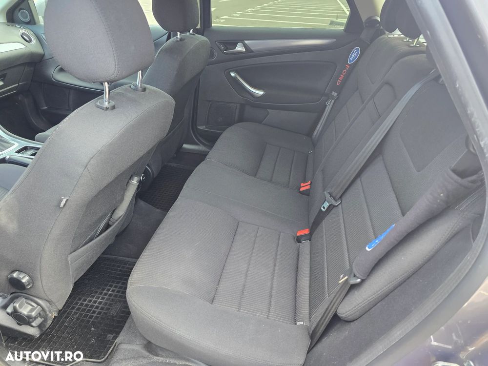 Ford Mondeo 2.0 TDCI PowerShift Business Class - 34