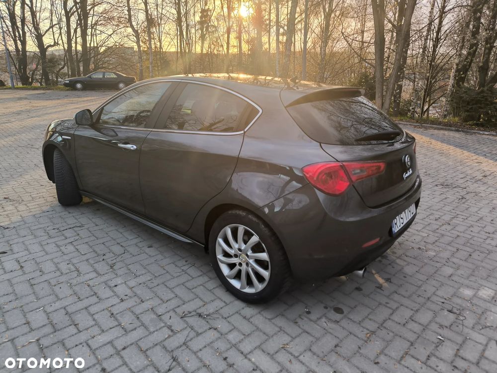 Alfa Romeo Giulietta 2.0 JTDM 16V - 11