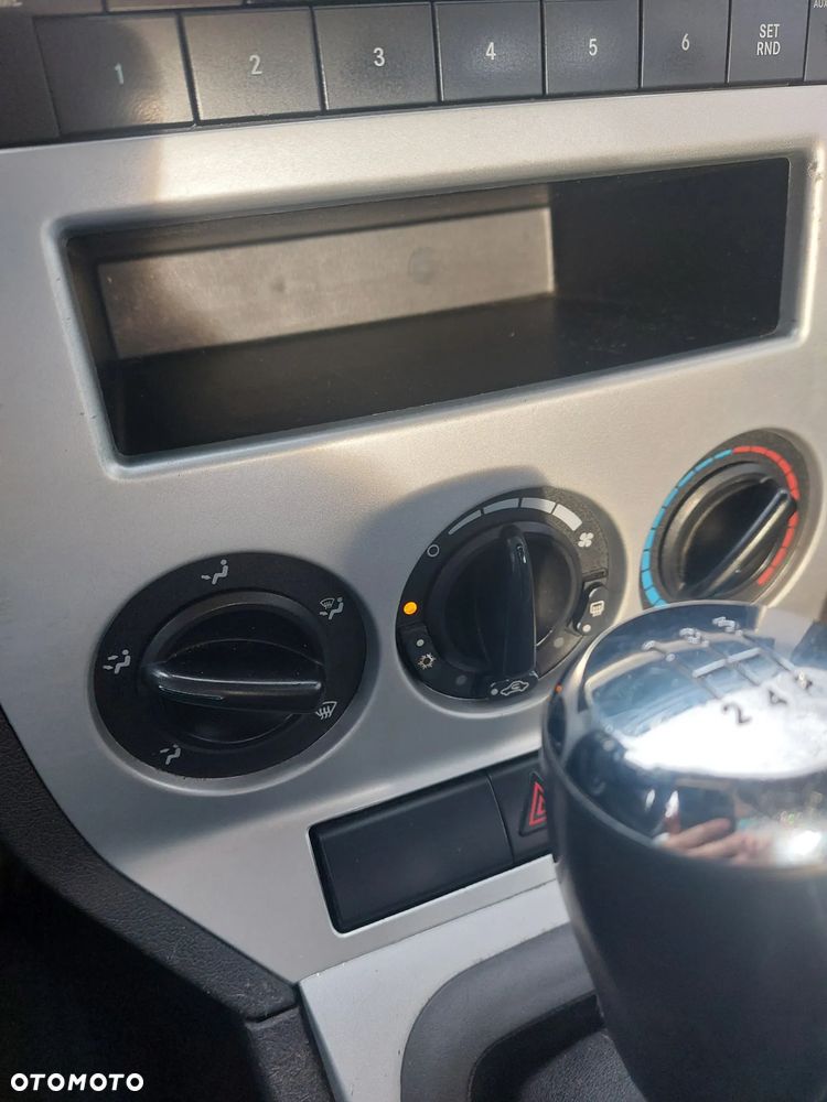 Dodge Caliber 1.8 SXT - 8