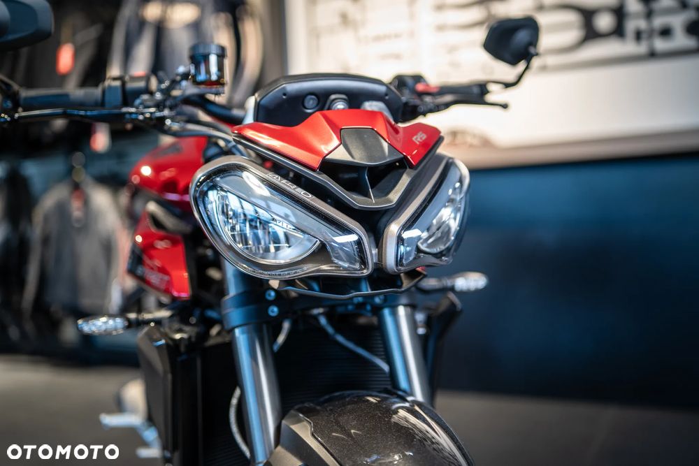 Triumph Street Triple - 20
