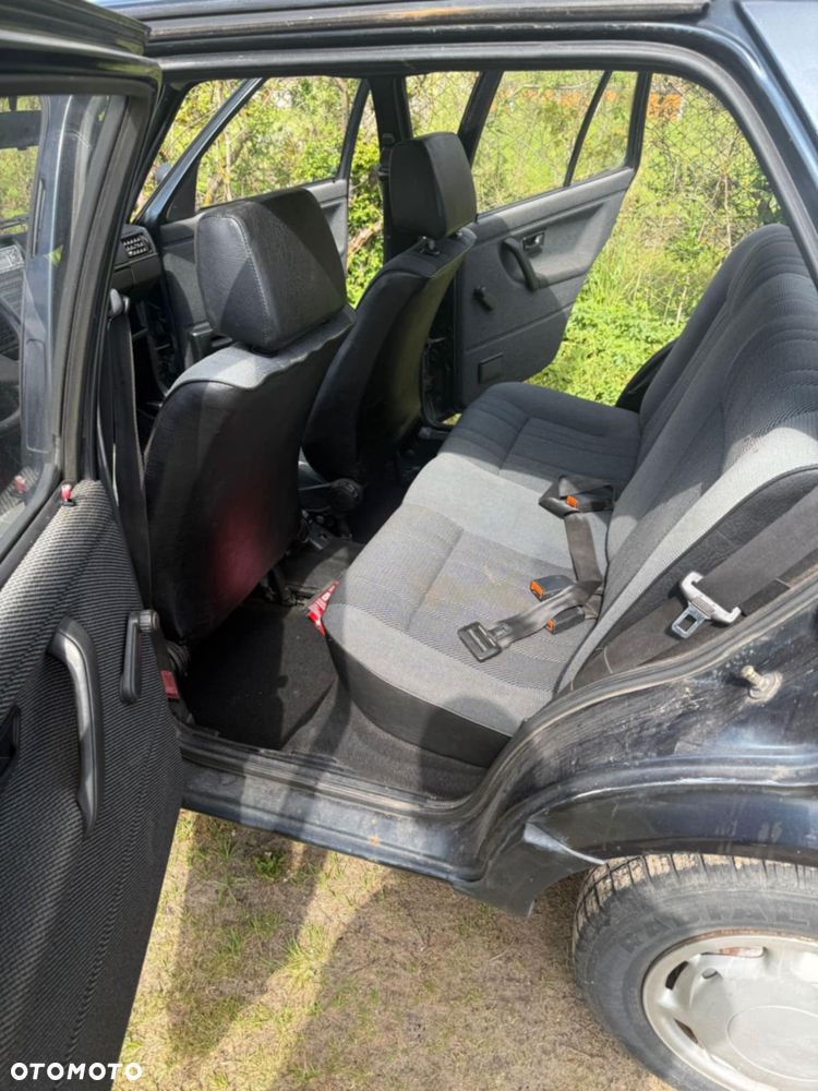 Volkswagen Golf 1.6 CL - 8