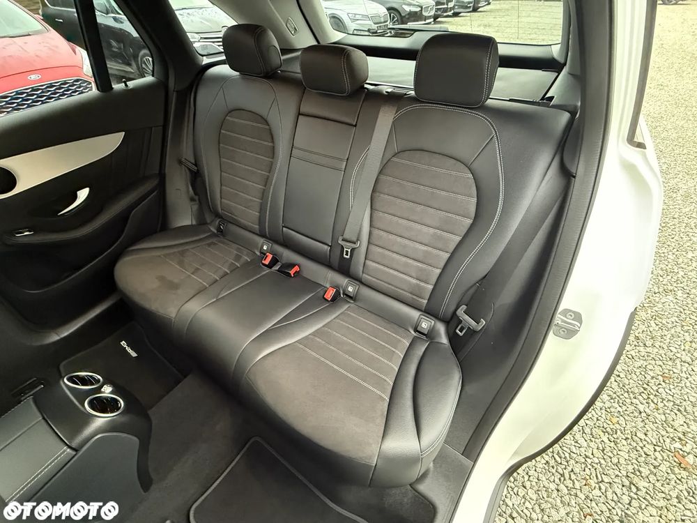 Mercedes-Benz GLC 200 d 4Matic 9G-TRONIC AMG Line - 34