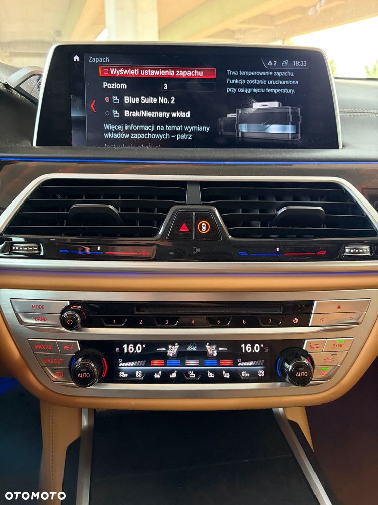 BMW Seria 7 750Li xDrive - 16