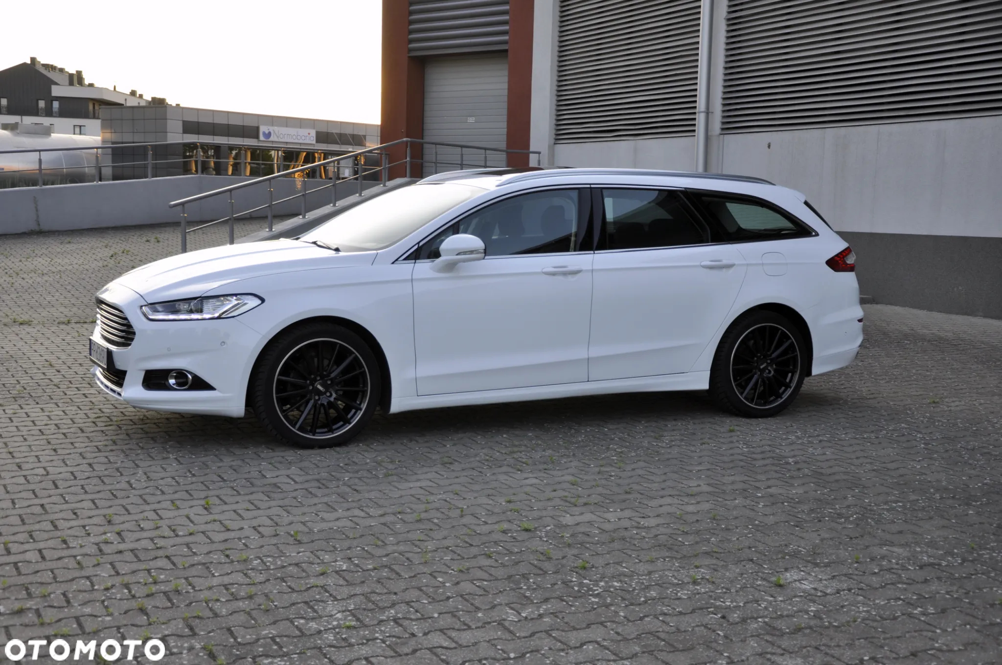 Ford Mondeo Turnier 2.0 TDCi PowerShift-Aut Allrad Titanium - 5