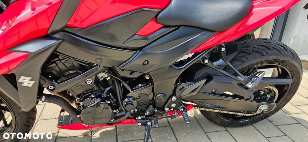 Suzuki GSX - 9