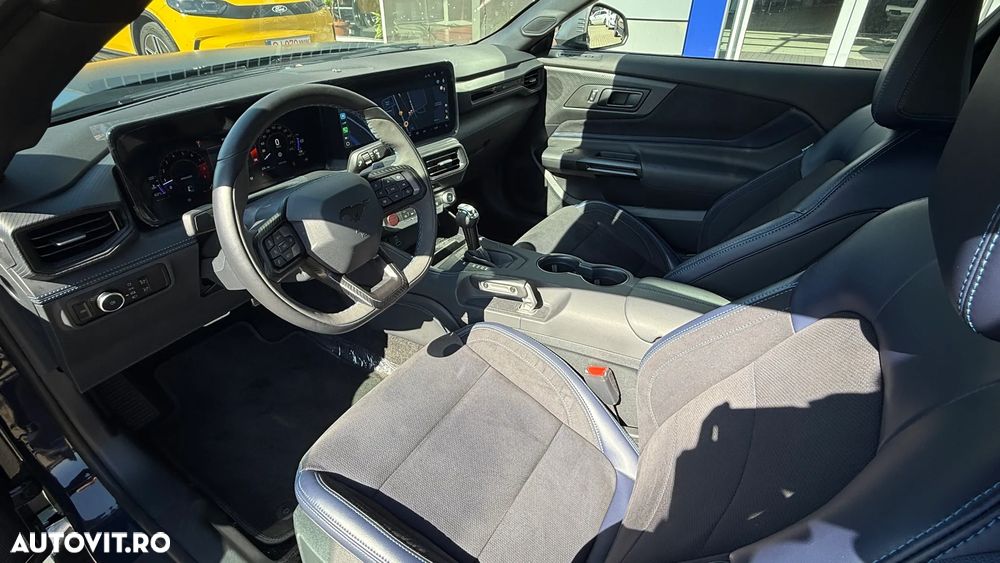 Ford Mustang 5.0 V8 Aut. Dark Horse - 18