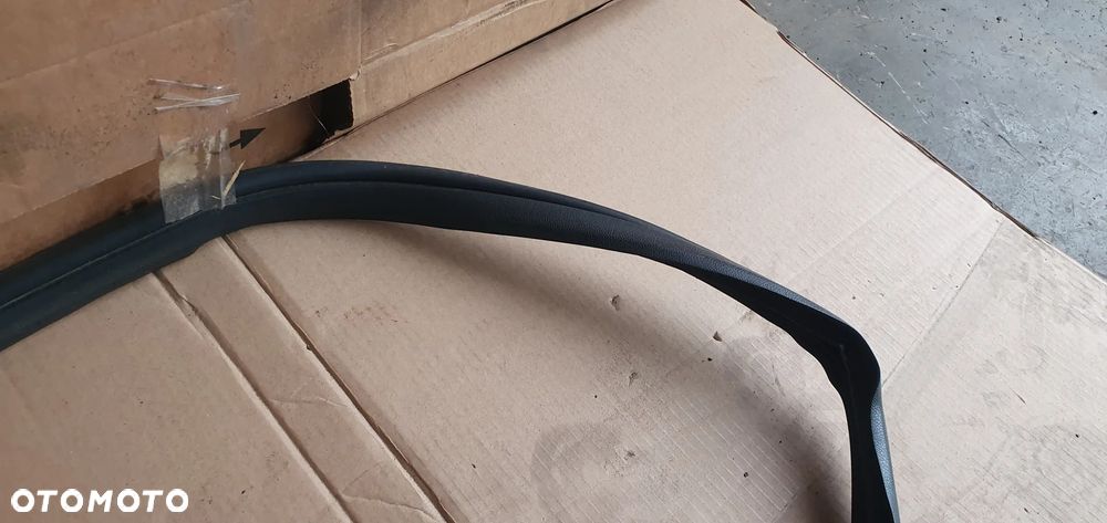 Uszczelka drzwi prawy przód przednia prawa Ford Kuga MK1 - 4
