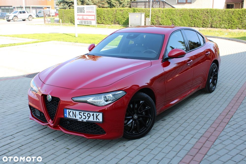 Alfa Romeo Giulia 2.0 Turbo 16V AT8-Q4 Veloce Ti - 1