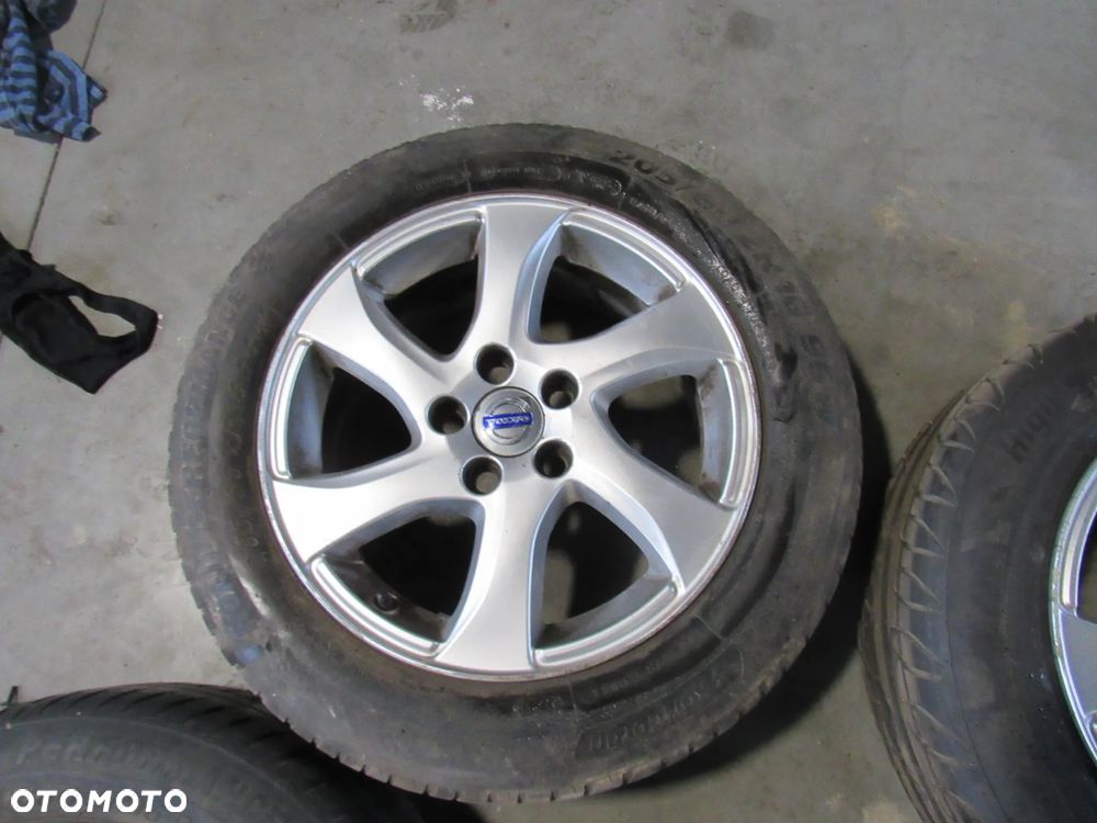 volvo v40 2014r felgi aluminiowe r16 - 2