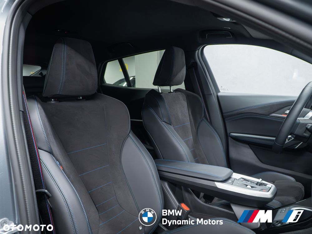 BMW iX2 eDrive20 - 23