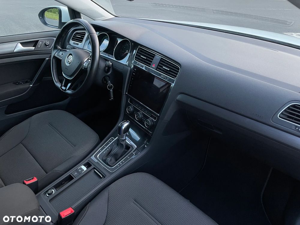 Volkswagen Golf - 15