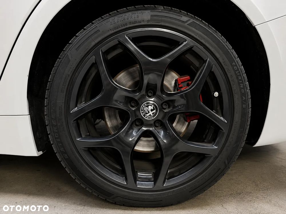 Alfa Romeo Giulia 2.0 Turbo TI Q4 - 10