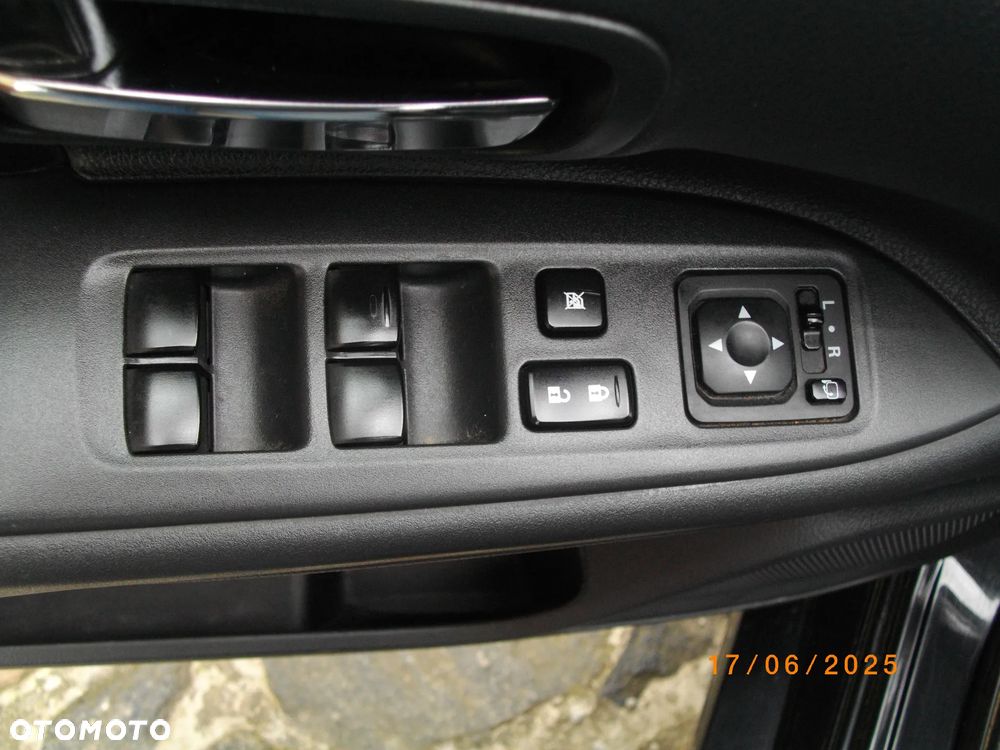Mitsubishi Outlander Instyle NAVI - 17