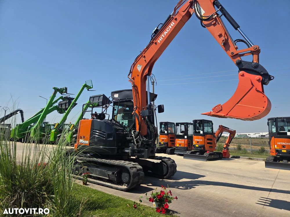 Hitachi ZX85-6, 2022, 2.787h, CUPLA RAPIDA HIDRAULICA+3 cupe NOI, adanc sapare 5m, latime 2,3m, senile cauciuc 80% ok doar 444h deplasare, inst picon pe brate, aer cond, camera spate, scaun incalzit, LAMA NIVELARE, Masa 8,5t, leasing, PROMOTIE 62.900Eur+Tva - 8