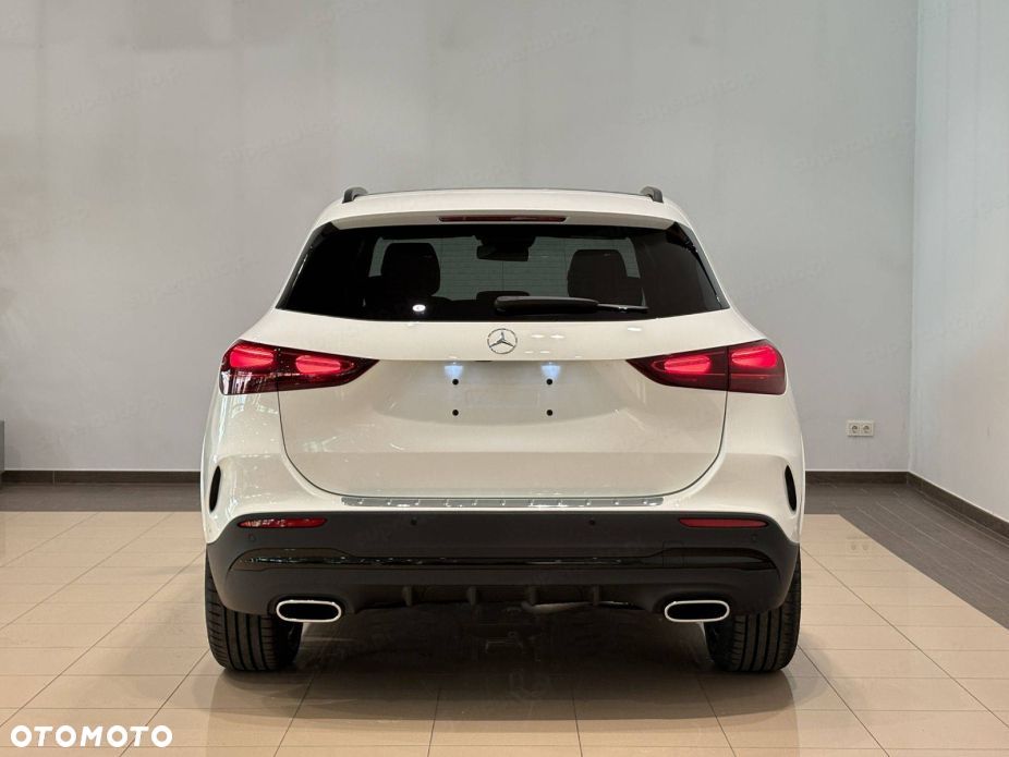 Mercedes-Benz GLA 200 AMG Line - 10
