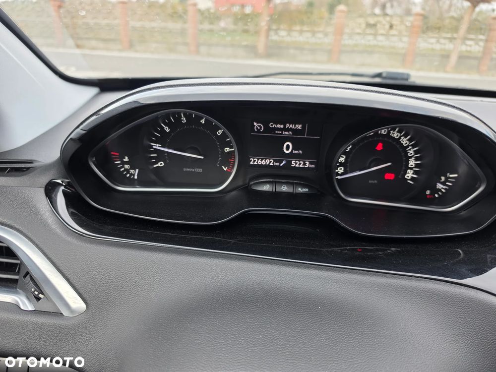 Peugeot 208 120 VTI Allure - 16