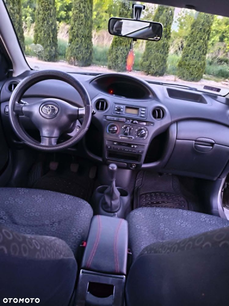 Toyota Yaris 1.0 Base - 31