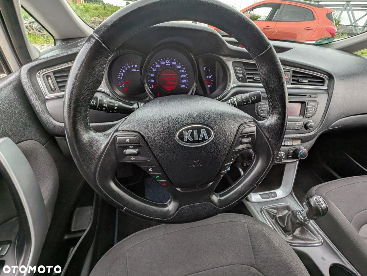 Kia Ceed - 13