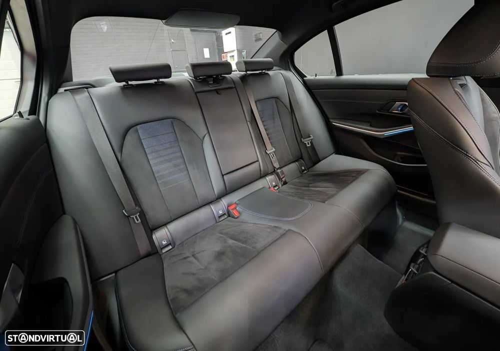 BMW 320 e Pack Desportivo M Auto - 44
