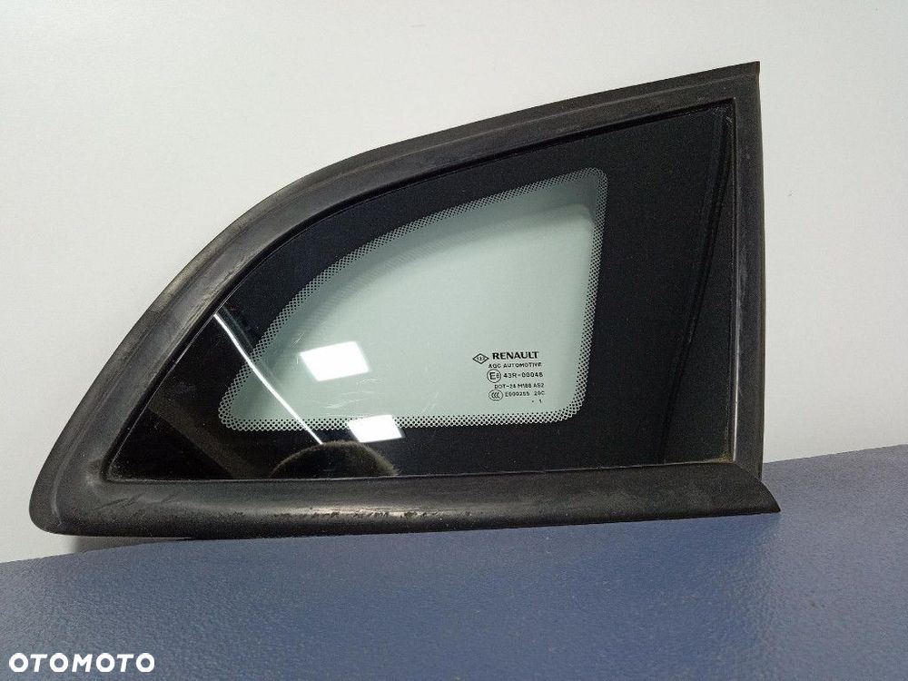 MEGANE III KOMBI SZYBA KAROSERYJNA TYŁ PRAWA 11R 833060008R - 1