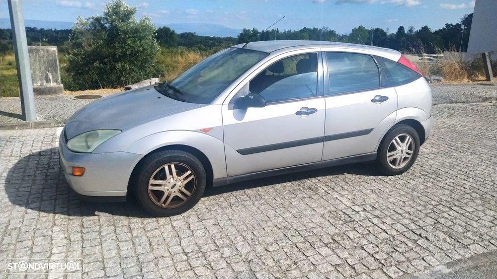 Ford Focus 1.4 Ambiente - 1