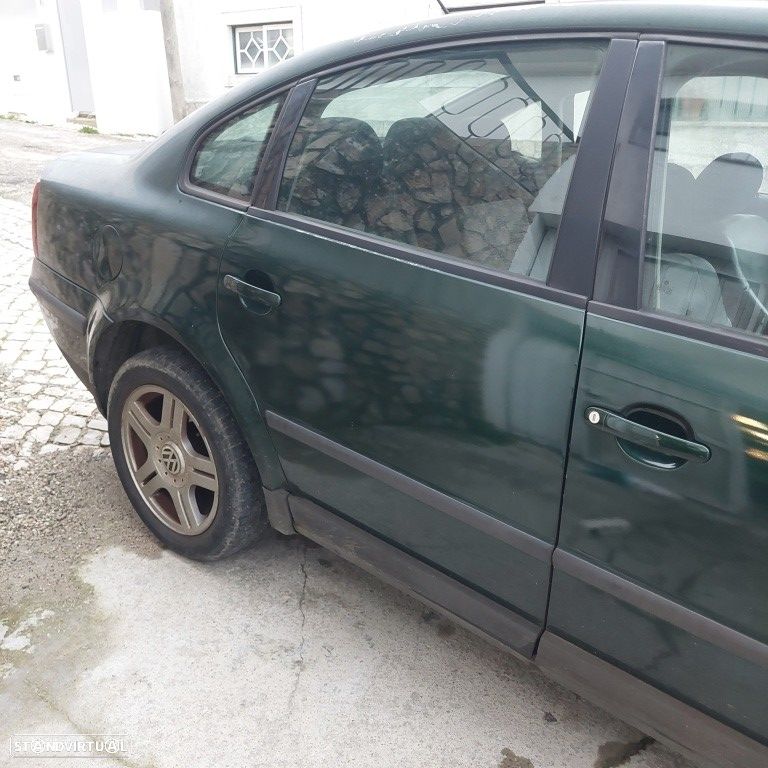 VW Passat 1.9 TDi Confortline - 14