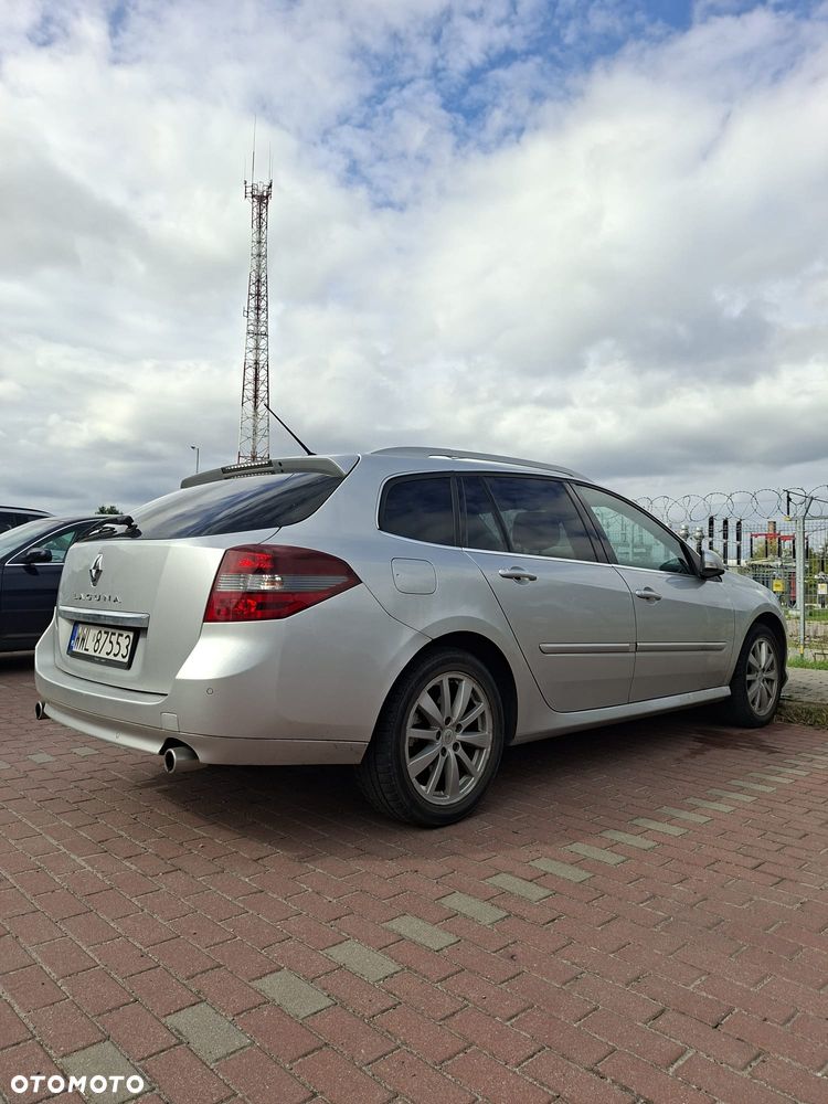 Renault Laguna 2011 photo 3