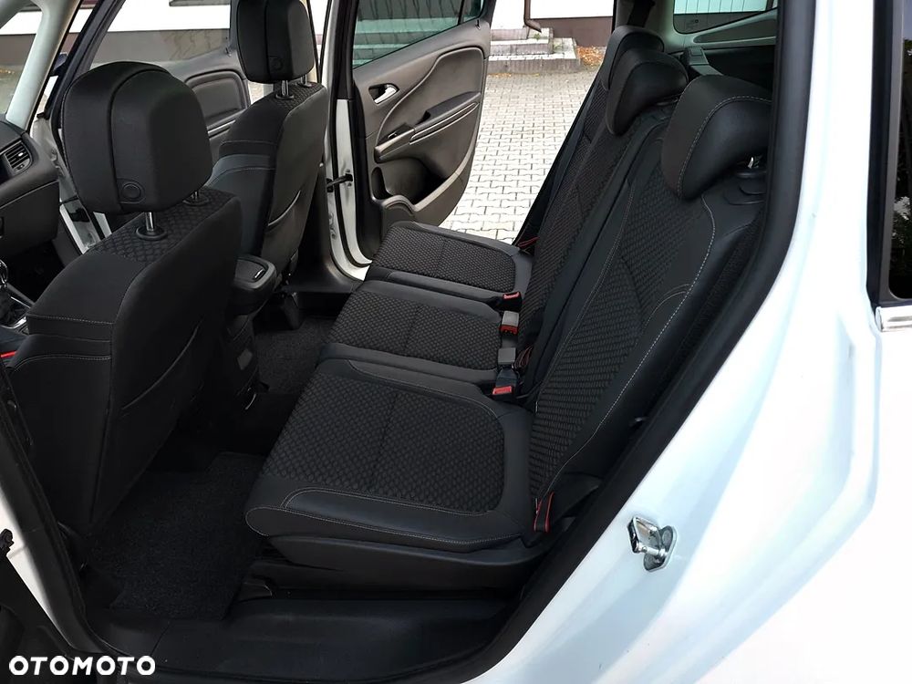 Opel Zafira Tourer 1.4 Turbo Sport - 33