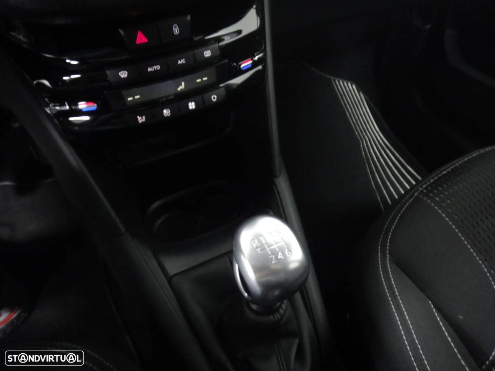 Peugeot 208 PureTech 110 Stop & Start Tech Edition - 19