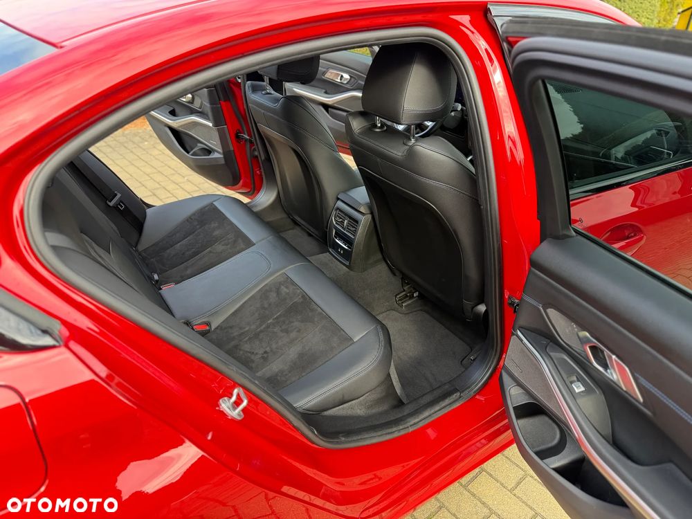 BMW Seria 3 320d xDrive M Sport sport - 16