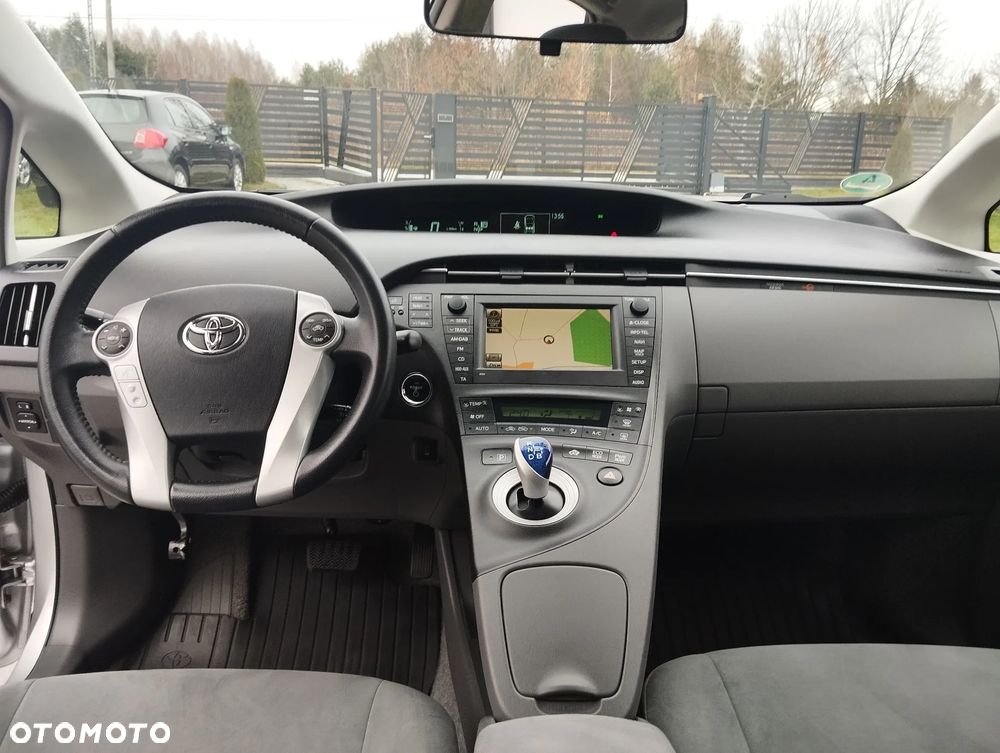 Toyota Prius (Hybrid) Comfort - 10